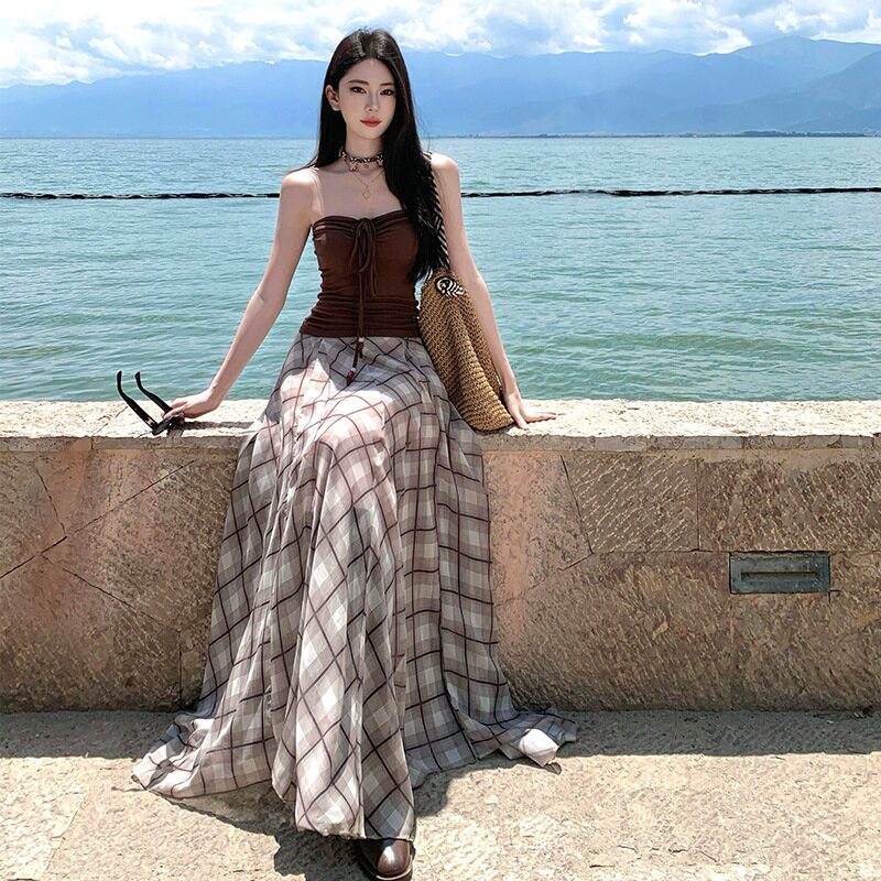 千禧辣妹风吊带抹胸上衣搭配格纹高腰长裙女套装夏季度假显瘦套装