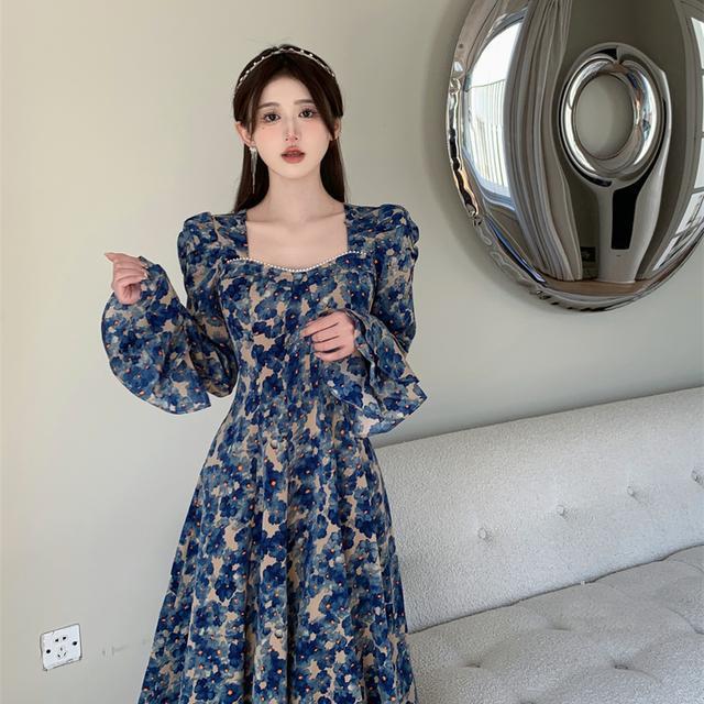 大码女装秋季新款法式复古垂坠感碎花连衣裙收腰显瘦字长袖裙子