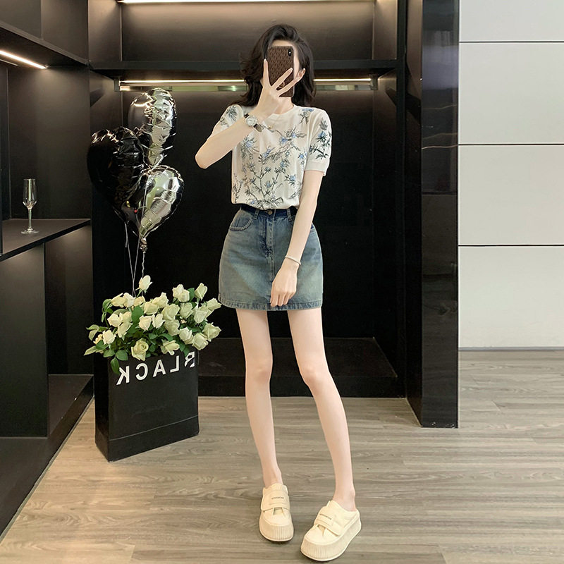时尚休闲套装女装2026新款爆款重工丝印短袖针织衫蓝色牛仔半身裙