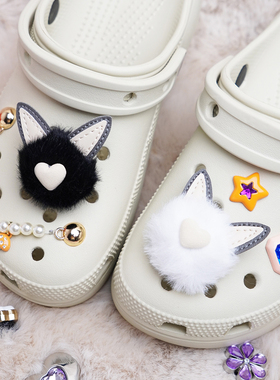 黑白毛绒猫甜甜圈crocs洞洞鞋花