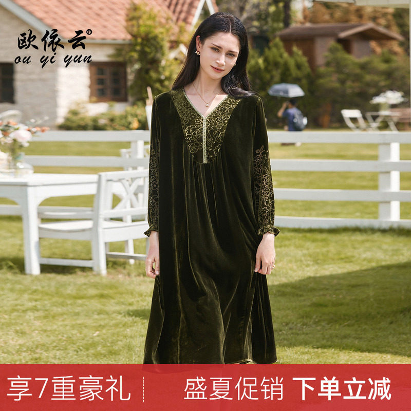 欧依云中年妈妈春装宽松裙子桑蚕丝高级感气质连衣裙显瘦2026新款