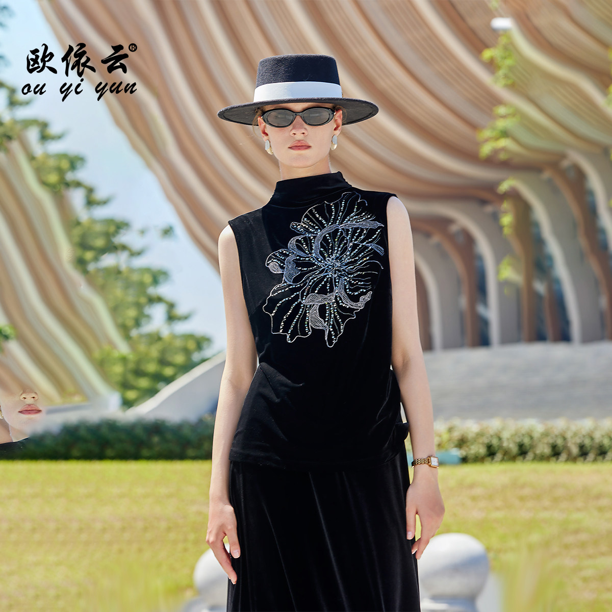 秋装时尚打底衫女无袖丝绒薄上衣图片