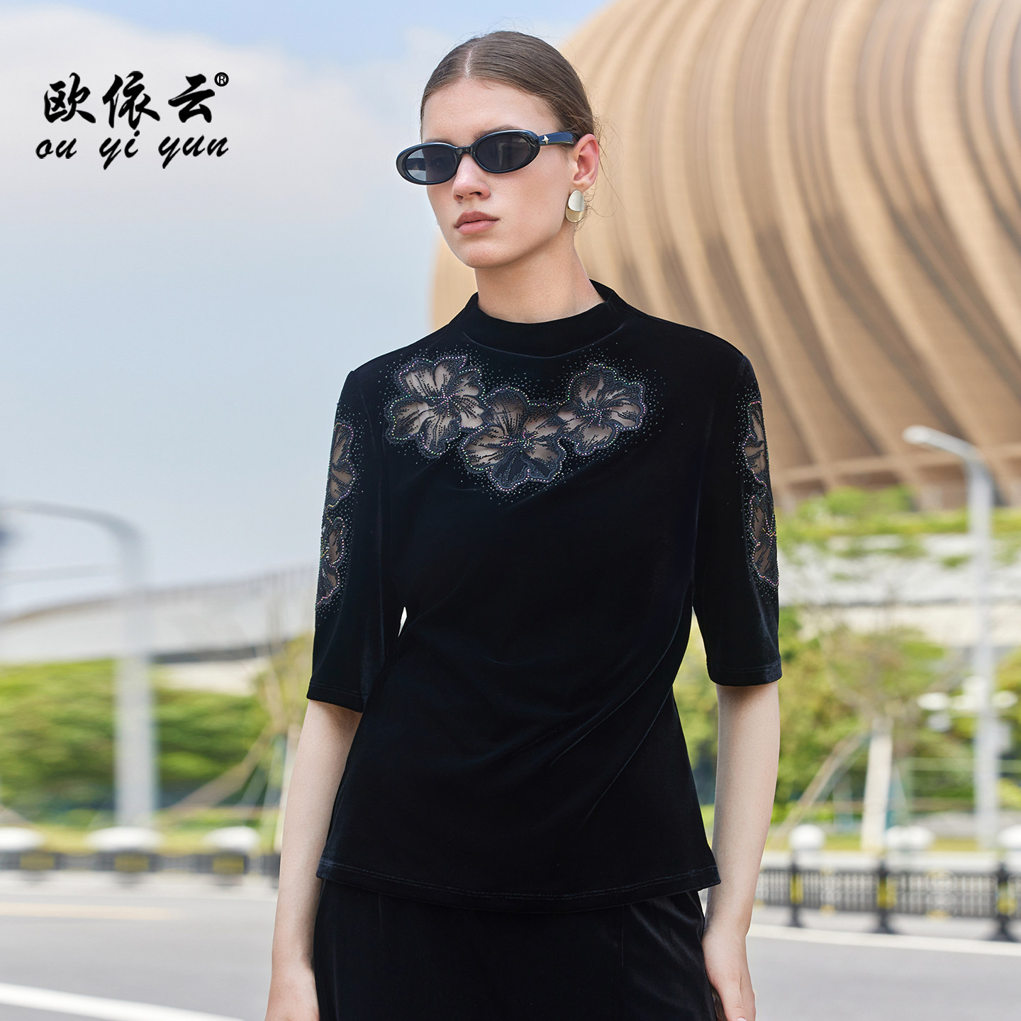 妈妈秋装丝绒上衣显瘦时尚打底衫图片