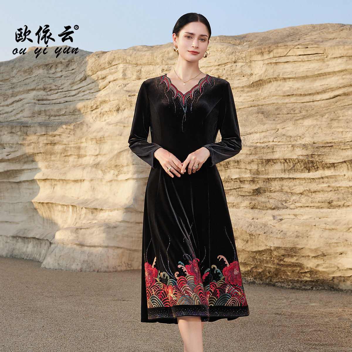 洋气妈妈春装华丽气质连衣裙显瘦图片