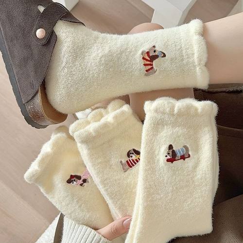 加绒加厚秋冬保暖蓄热刺绣暖绒女生中筒袜卡通少女可爱小狗睡眠