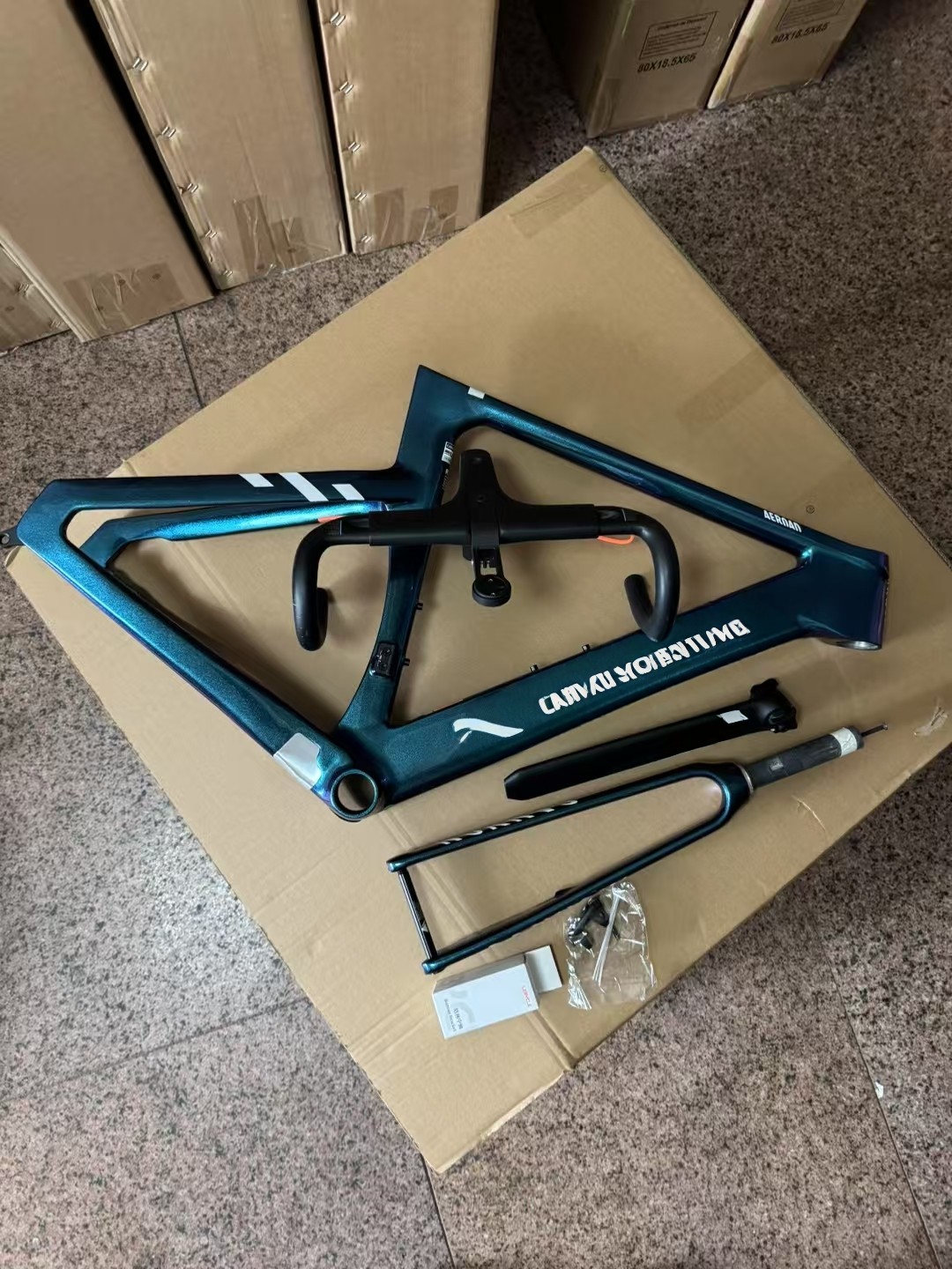 CANYON蚕蛹CFR碳纤维车架,公路车全内走线碟刹