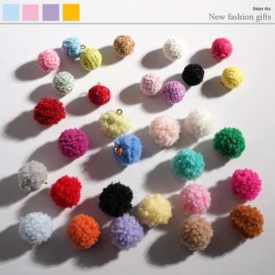 手工毛线带尾毛绒球围巾帽挂件