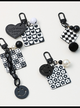 小香风钥匙扣高冷黑白街头包包挂件欧美少女原创ins耳机壳配饰