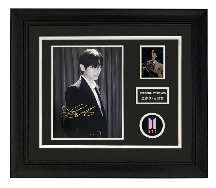 收藏 金泰亨v 亲笔签名 照片裱框 含sa证书 bts防弹少年团