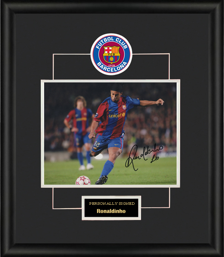 小罗 罗纳尔迪尼奥 ronaldinho 亲笔签名照片裱框 含sa证书 巴萨