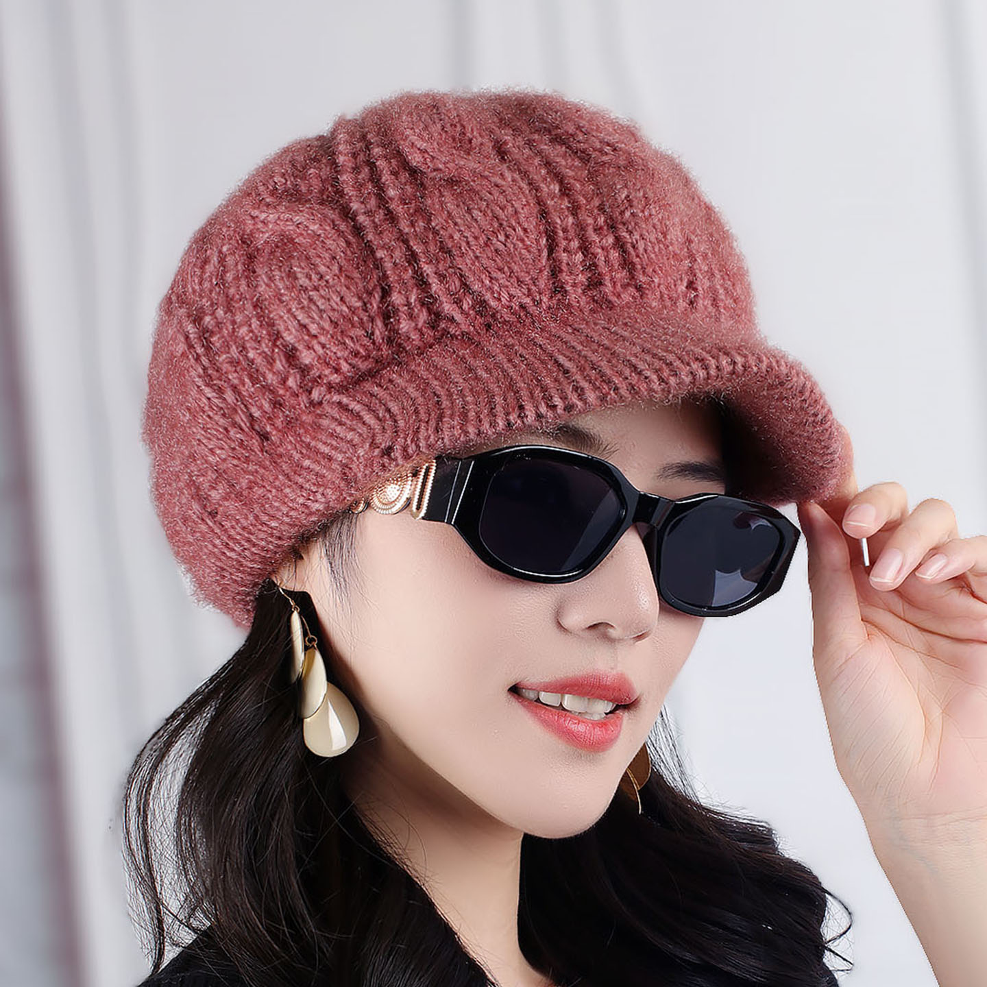 手工钩花鸭舌贝雷帽加绒防风