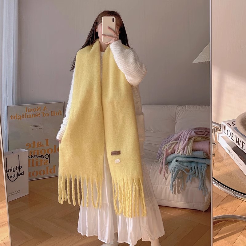 纯色围巾女冬季宽大披肩韩版秋冬长围脖女生加厚毛绒高级感鹅黄色