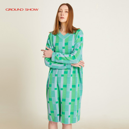 阁兰秀2026年春新款几何提花针织连衣裙V领长袖中长款H裙直筒宽松