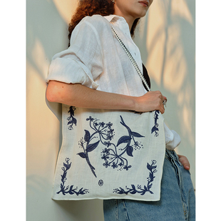 MONSECRET无尽夏方寸行囊刺绣包2025新品 斜挎包随身便携漫游包女