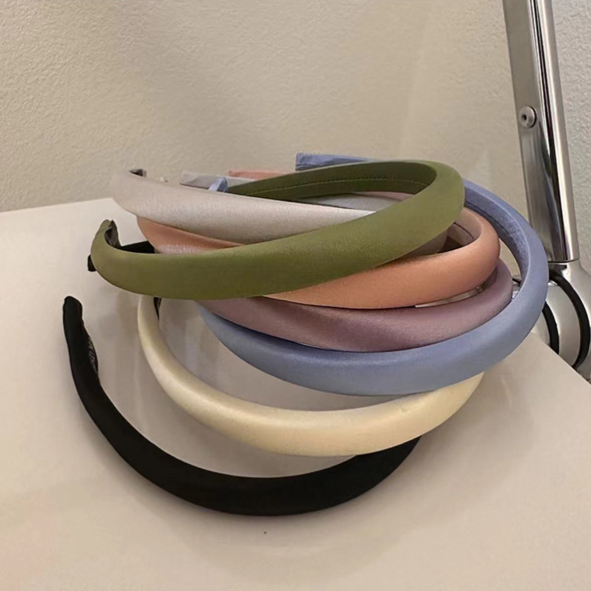 春夏新款法式复古气质高级感缎面细发箍女简约头饰洗脸头箍