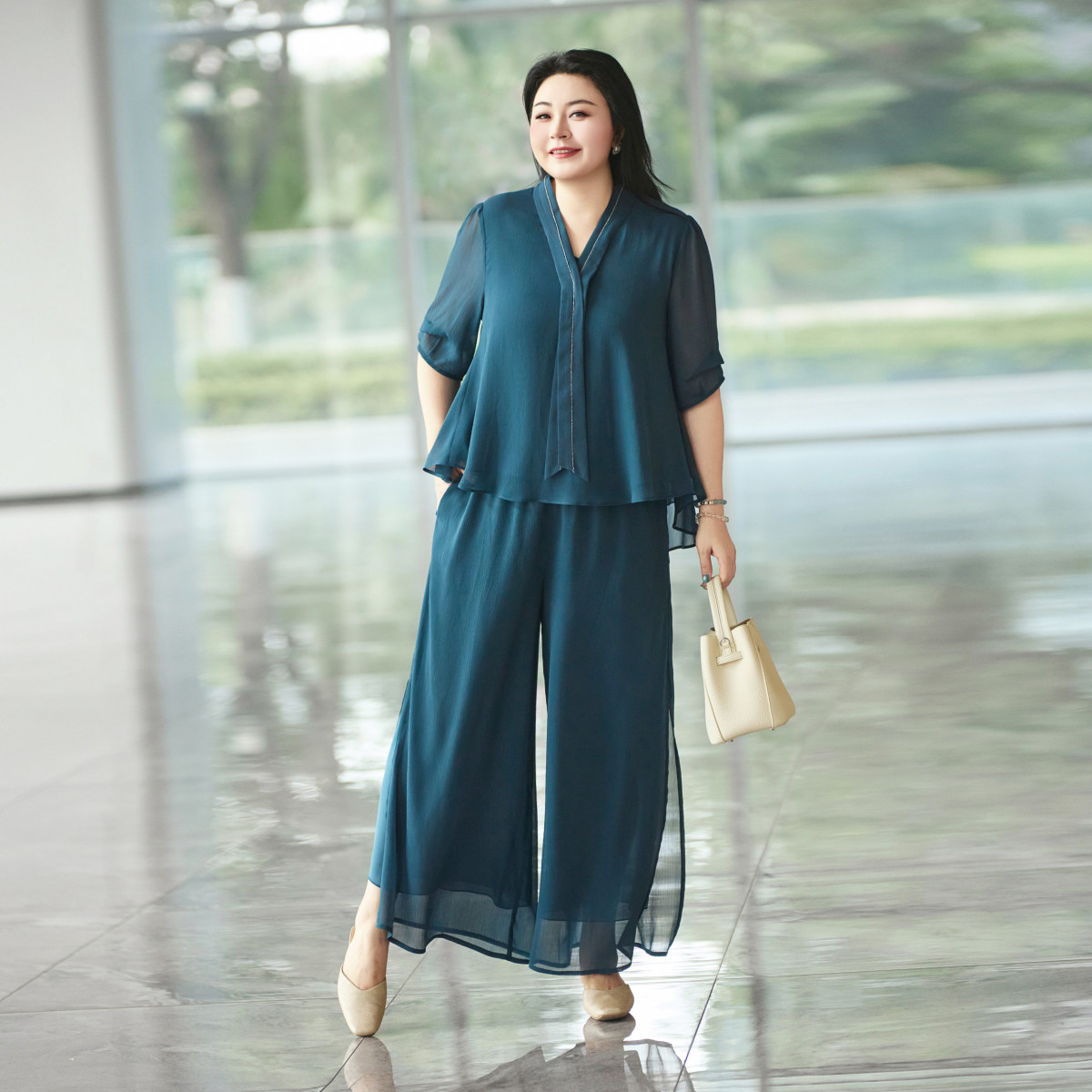 MsShe大码女装套装链条飘带图片