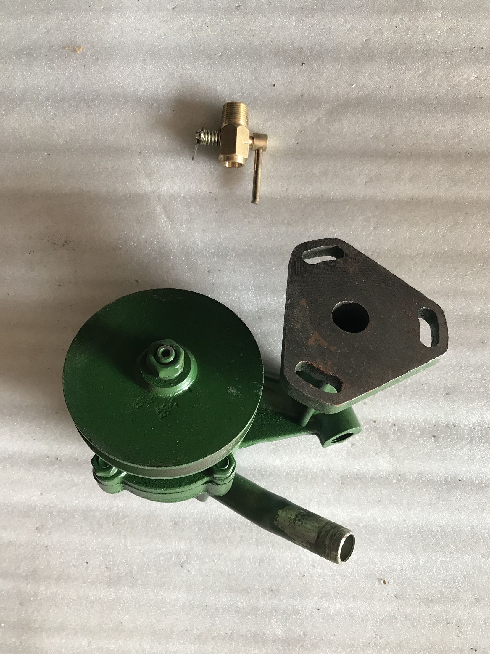 农用车配件,时风四轮拖拉机水泵,水泵,1105柴油机水泵,正品