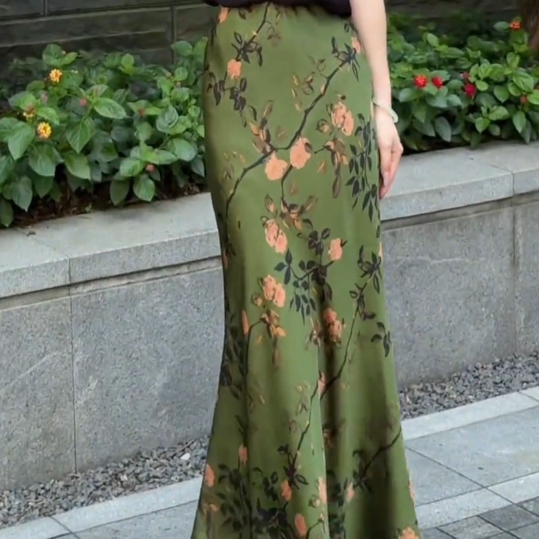 新中式优雅绿色印花凉凉缎面长裙高腰包臀鱼尾半身裙子女夏季薄款