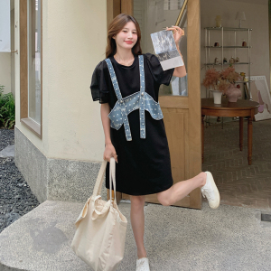 休闲宽松黑色t恤连衣裙女夏2025年新款牛仔小吊带裙子假两件套装图片
