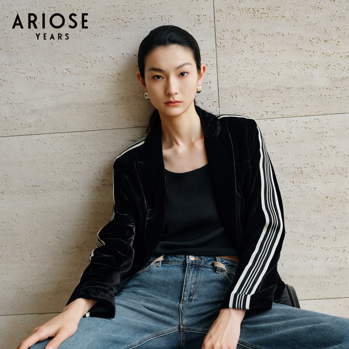 ARIOSEYEARS 运动风丝绒撞色条纹西装女2025春季宽松外套30821399