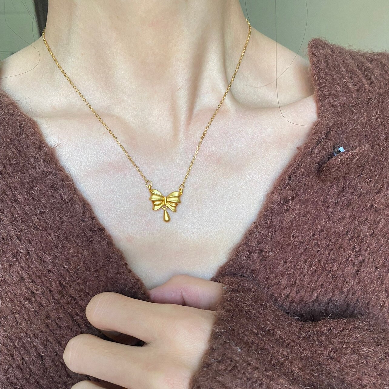 小小可爱磨砂蝴蝶结少女感仿真金项链锁骨链精致感大方得体正式感