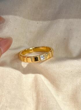 轻奢方格单钻金戒指简约宽版素圈指环高级通勤百搭不掉色女经典