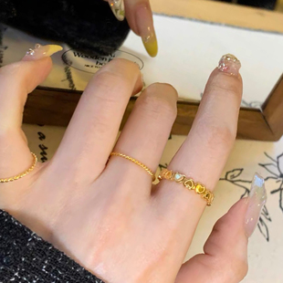 不会撞款!独立设计师款爱心叠带戒指小巧不掉色仿真金18k包金ins