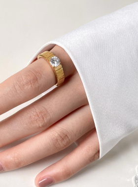 欧美粗版大气镶钻间金戒指条纹