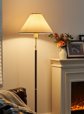 德国柏曼胡桃木落地灯客厅沙发边卧室床头复古轻奢高级氛围感灯具