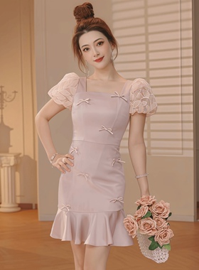15672 甜美减龄少女感泡泡袖连衣裙新款方领短袖蝴蝶结修身短裙女