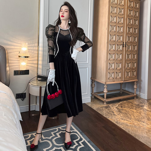 赫本风复古气质礼服连衣裙女冬季法式轻奢圆领泡泡袖收腰A字长裙