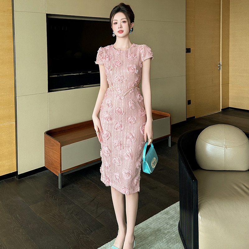 上流社会连衣裙年夏季新款法式气质花朵设计感轻奢粉色裙子女