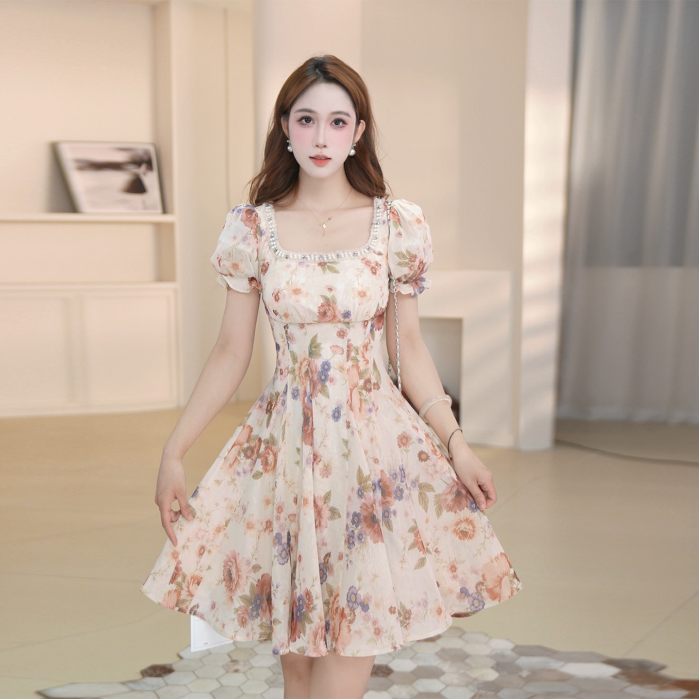 45620小个子减龄方领印花A字短裙夏日绝美少女感钉珠碎花连衣裙女