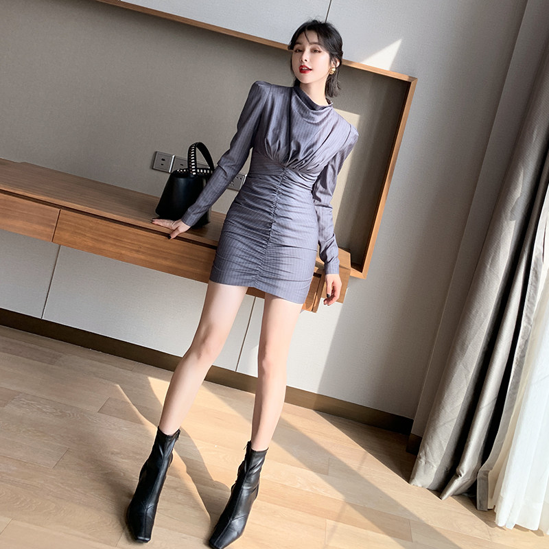 高端连衣裙名媛气质修身欧美气质早秋高领设计感包臀短裙长袖裙子
