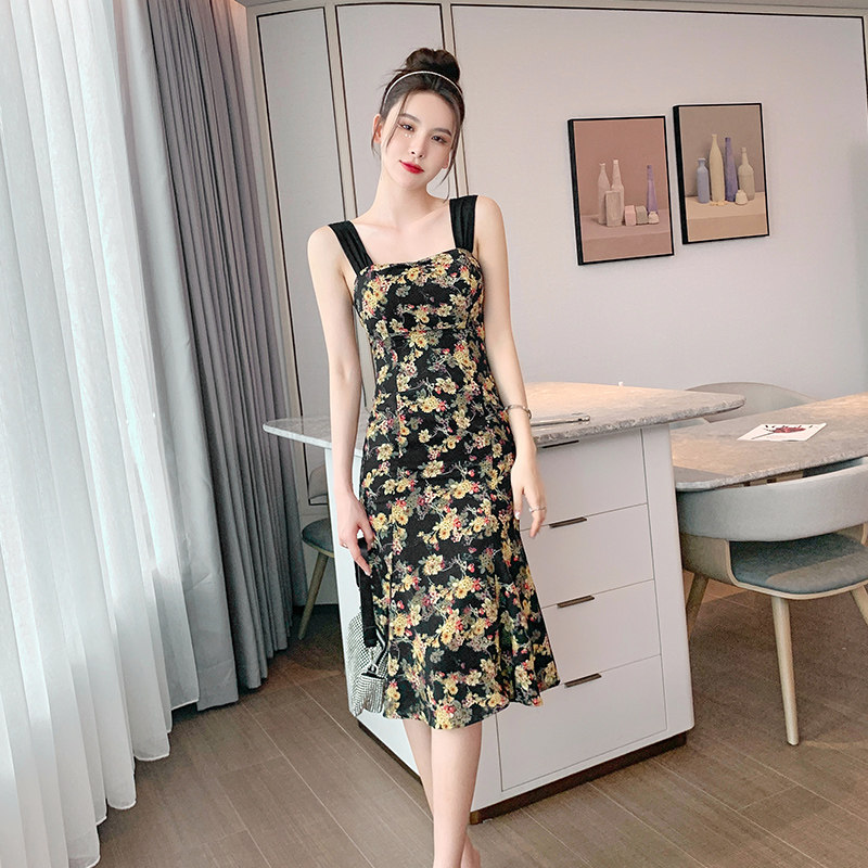 法式复古气质碎花背带连衣裙女夏季港风印花吊带露背中长鱼尾裙摆