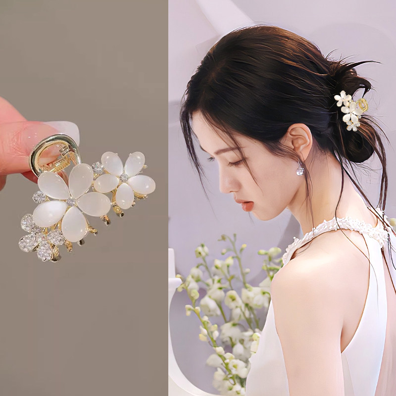 甜美花朵抓夹女新中式图片