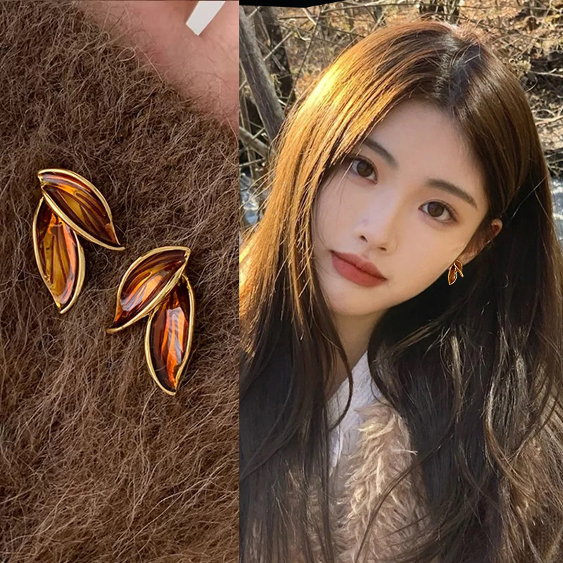 美拉德落叶耳夹无耳洞女新款高级感适合冬天的耳环独特设计感耳饰,饰品/流行首饰/时尚饰品新,耳夹,淘宝优惠券,粉丝福利购,淘宝优惠卷