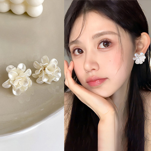 气质白色花朵耳夹轻奢高级