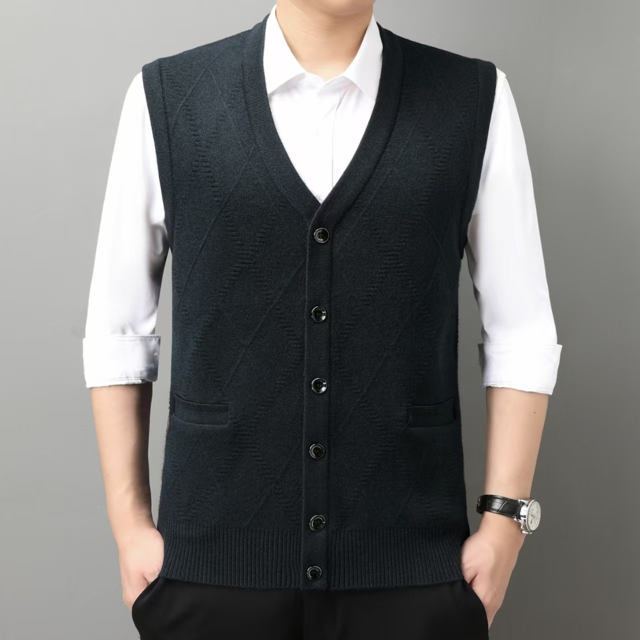 撤标撤柜！2025秋冬男士质感百搭菱形暗纹双口袋设计V领针织马甲,男装,常规马甲,淘宝优惠券,粉丝福利购,淘宝优惠卷