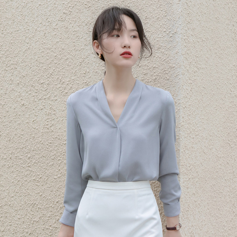 v领雪纺蓝色衬衫女长袖设计感小众修身上衣气质衬衣职场穿搭春秋