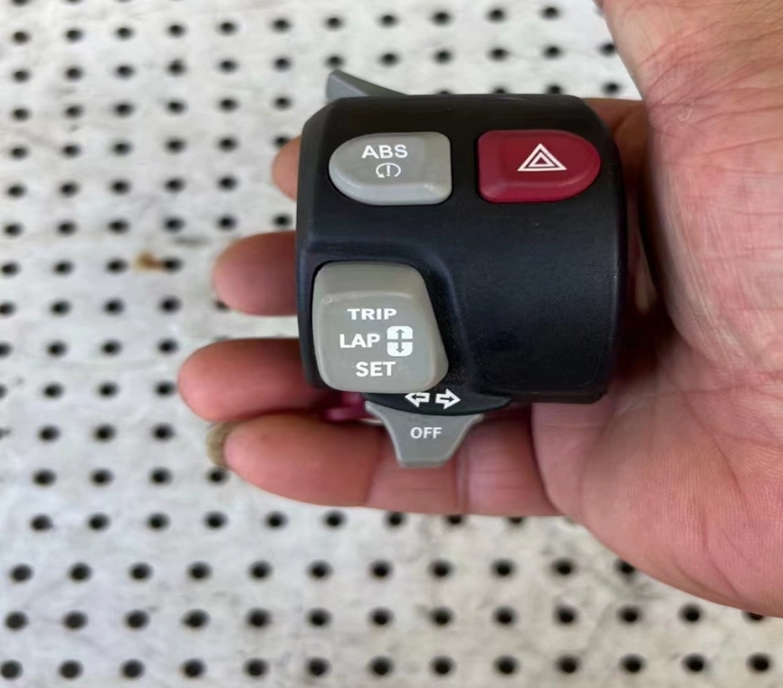 宝马 S1000R S1000RR S1000XR 左边手把开关 转向灯开关 喇叭开关