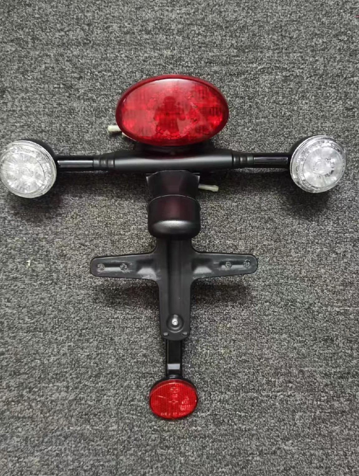 凯旋bobber1200 后转向灯 后尾灯总成