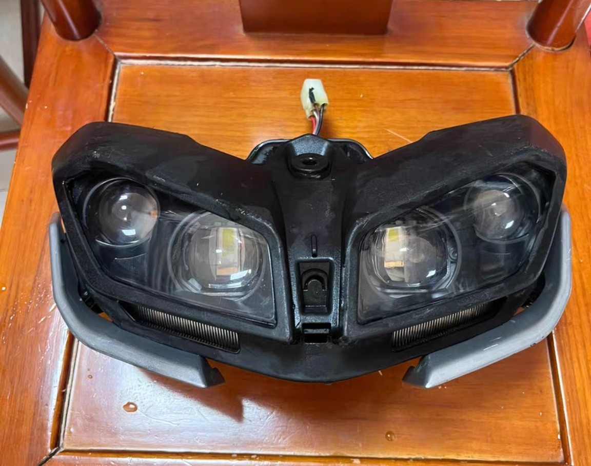 适用于雅马哈mt09大灯总成 成色如图 实物拍摄 正常使用