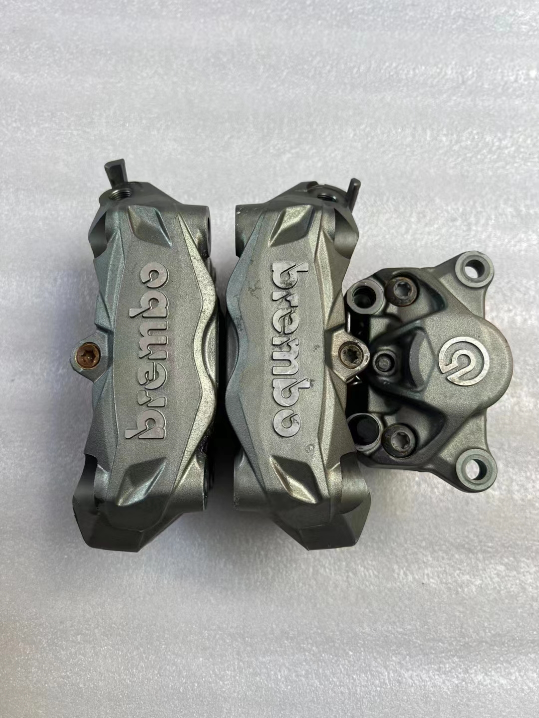 布雷博 brembo鲍鱼卡钳 螃蟹后卡钳 水鸟卡钳 100孔距 原厂拆车件