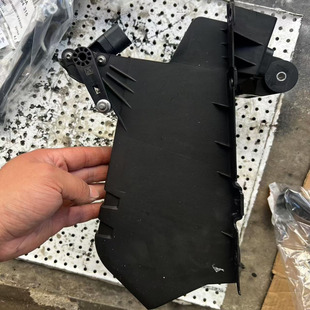 宝马S1000RR 19-24年电池盒，油箱支架，二手拆车