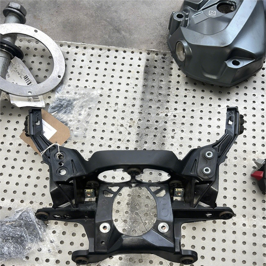 雅马哈R1 20-24年仪表支架，二手拆车，无损