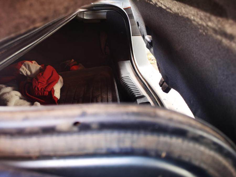 4月19日普洱市涉案车牌号为云JUZ127的蒙迪欧牌小型轿车网络拍卖公告