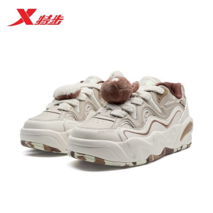 特步正品板鞋女鞋棉鞋2025冬季新款女士时尚休闲可爱百搭运动鞋