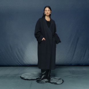 月泠泠YUELINGLING 「茶烟」斜襟抽绳长大衣