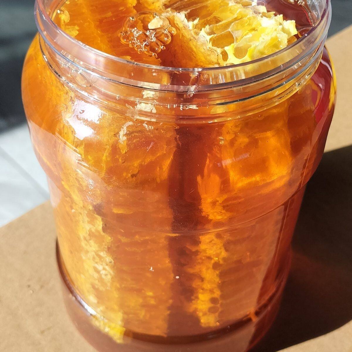 野生蜂巢蜜嚼着吃纯正天然老巢蜜正宗农家自产土蜂蜜蜂窝蜜瓶装